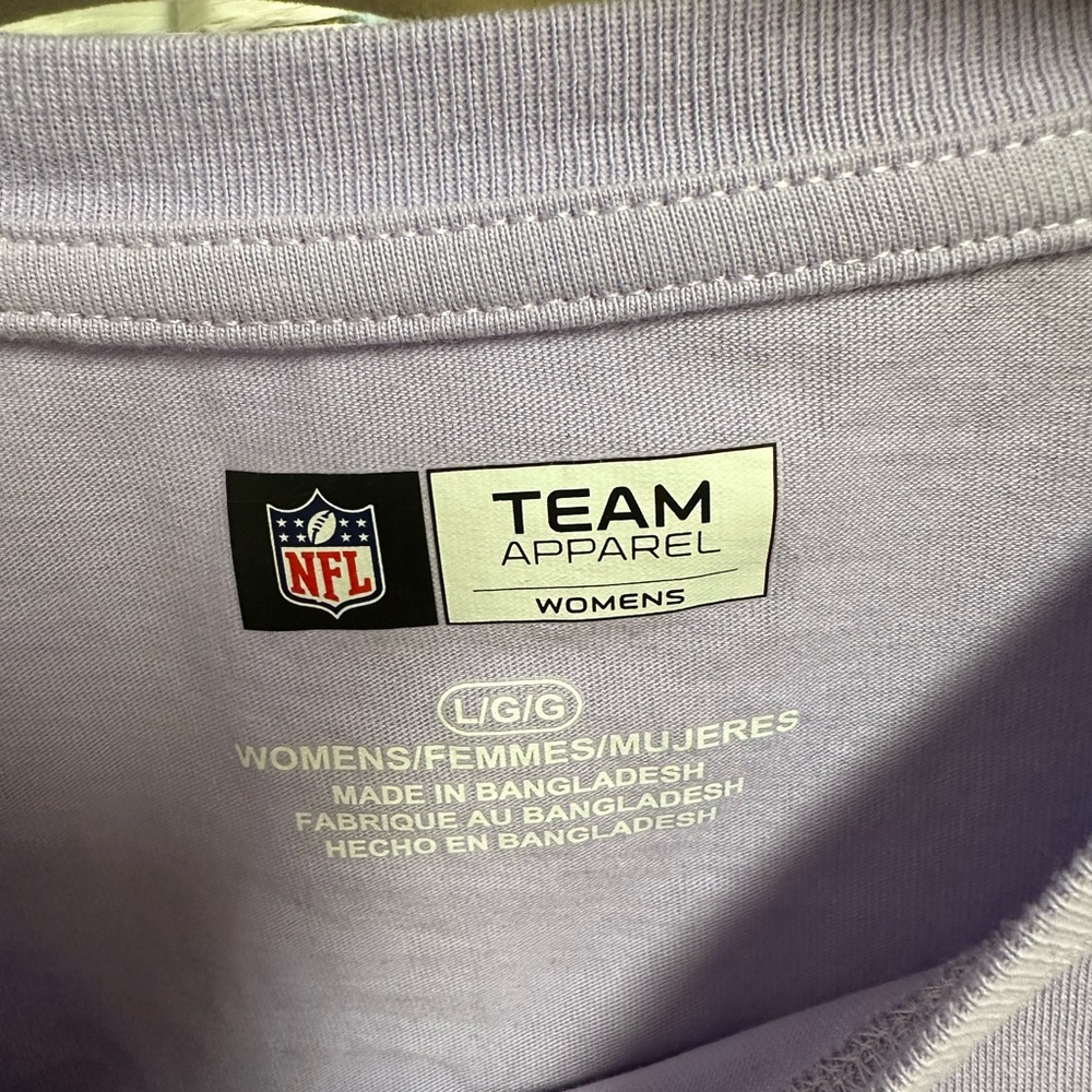 Philadelphia Eagles Purple T-Shirt size L‎ women’s EUC lavender - Picture 2 of 6